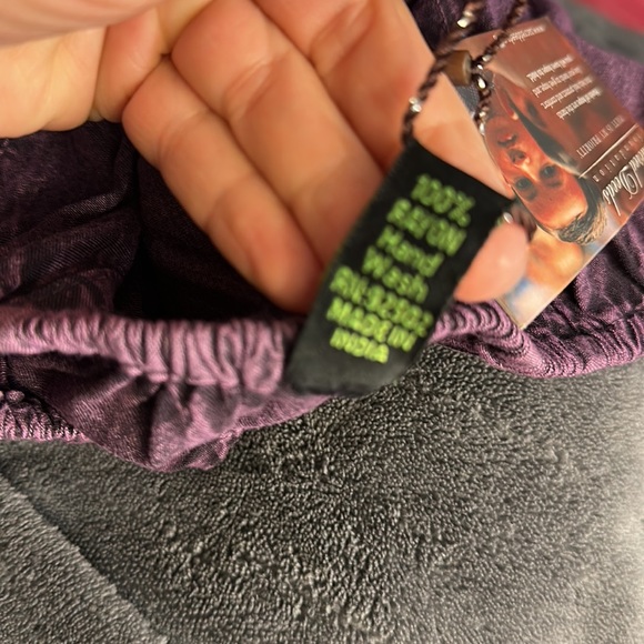 NWT. Medium Blouse by Sacred Threads CL/GY 01 216735 - Picture 4 of 4